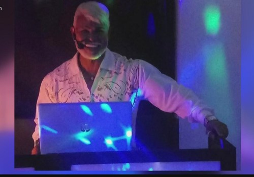 Do DJs in St. Louis, Missouri Have a Minimum Number of Hours They Must Be Booked For an Event?
