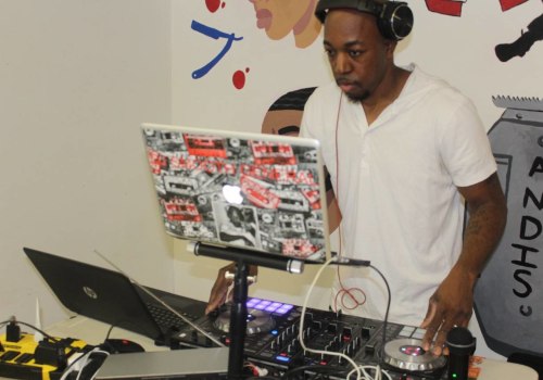 Do DJs in St. Louis, Missouri Provide Their Own Equipment?
